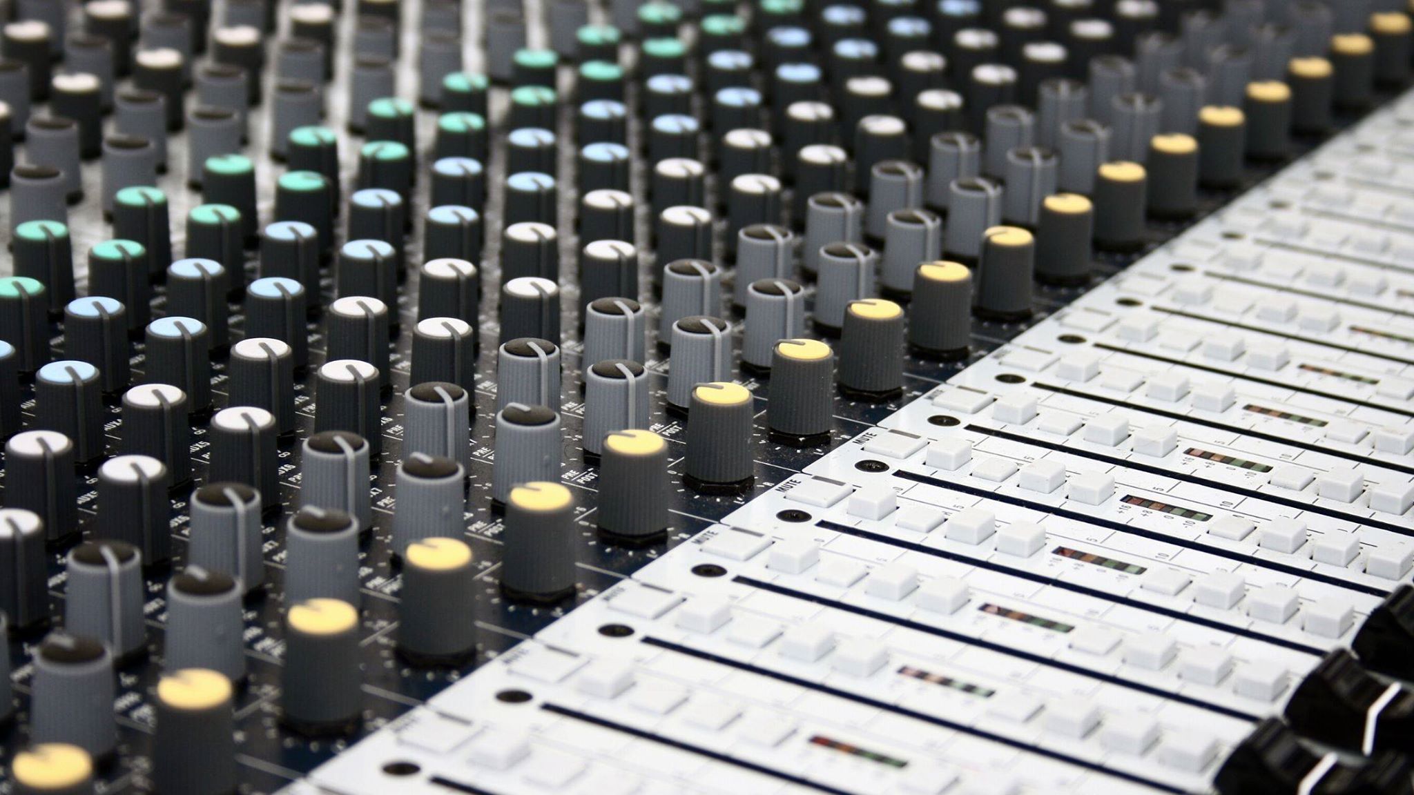 Starting up an Indie Band? Rent Your Equipment and Keep Costs Under Control
